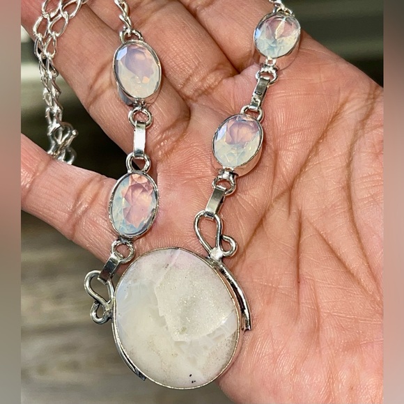 Solar Quartz Pendant Necklace - Picture 4 of 10